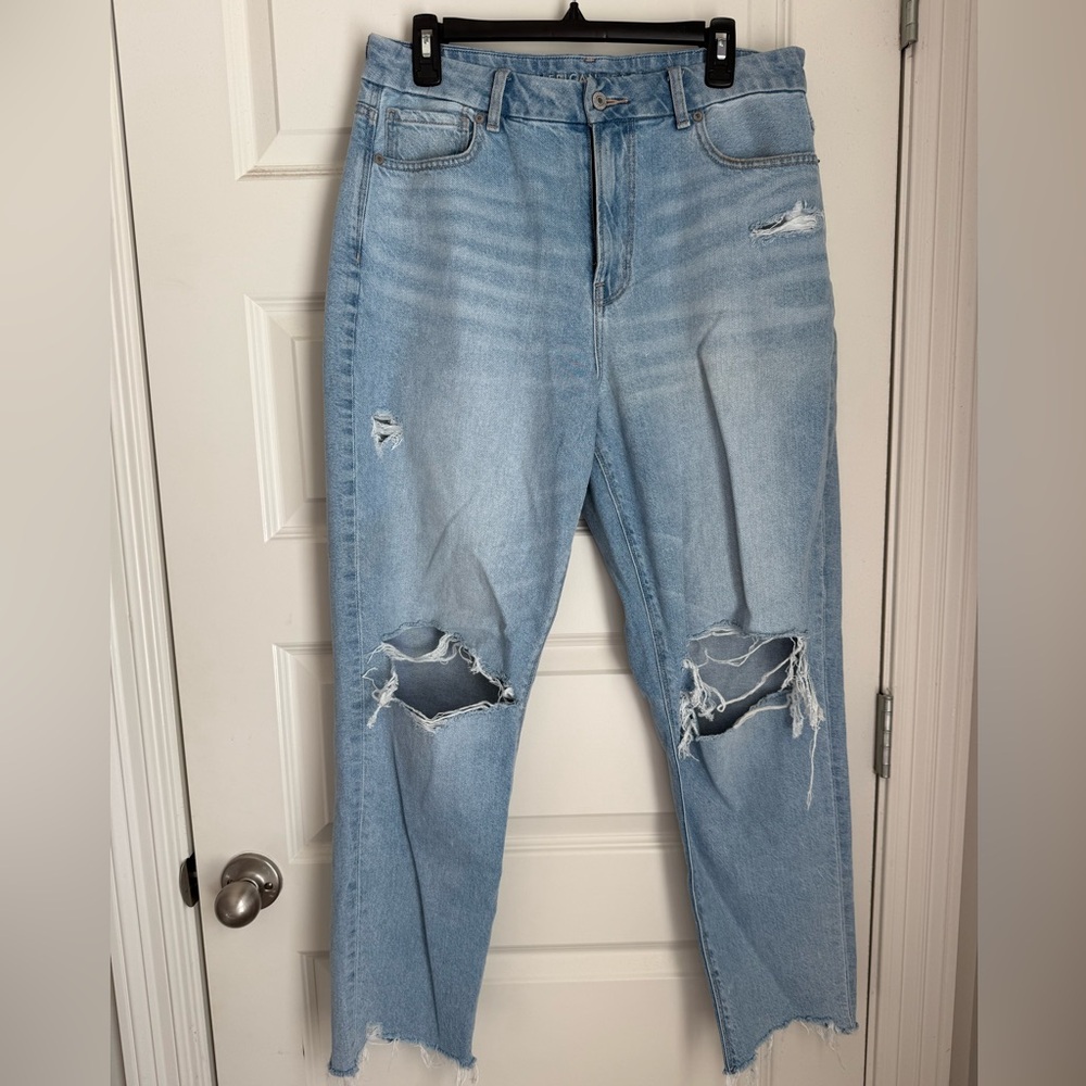 American Eagle Outfitters Light Blue Curvy Mom Jeans